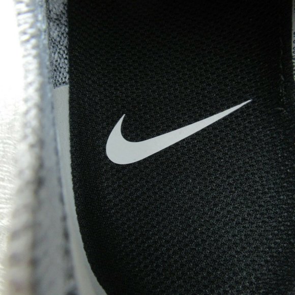 Nike Epic React Flyknit 2 Running Gym Shoes - Picture 8 of 9